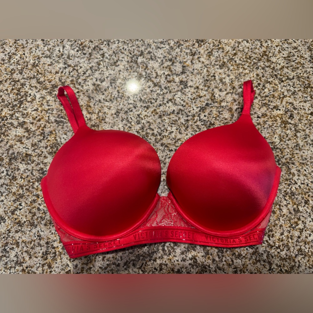 Victoria Secret Bombshell Push Up Bra - 34DD
